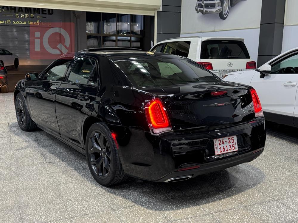 کرایسلەر 300